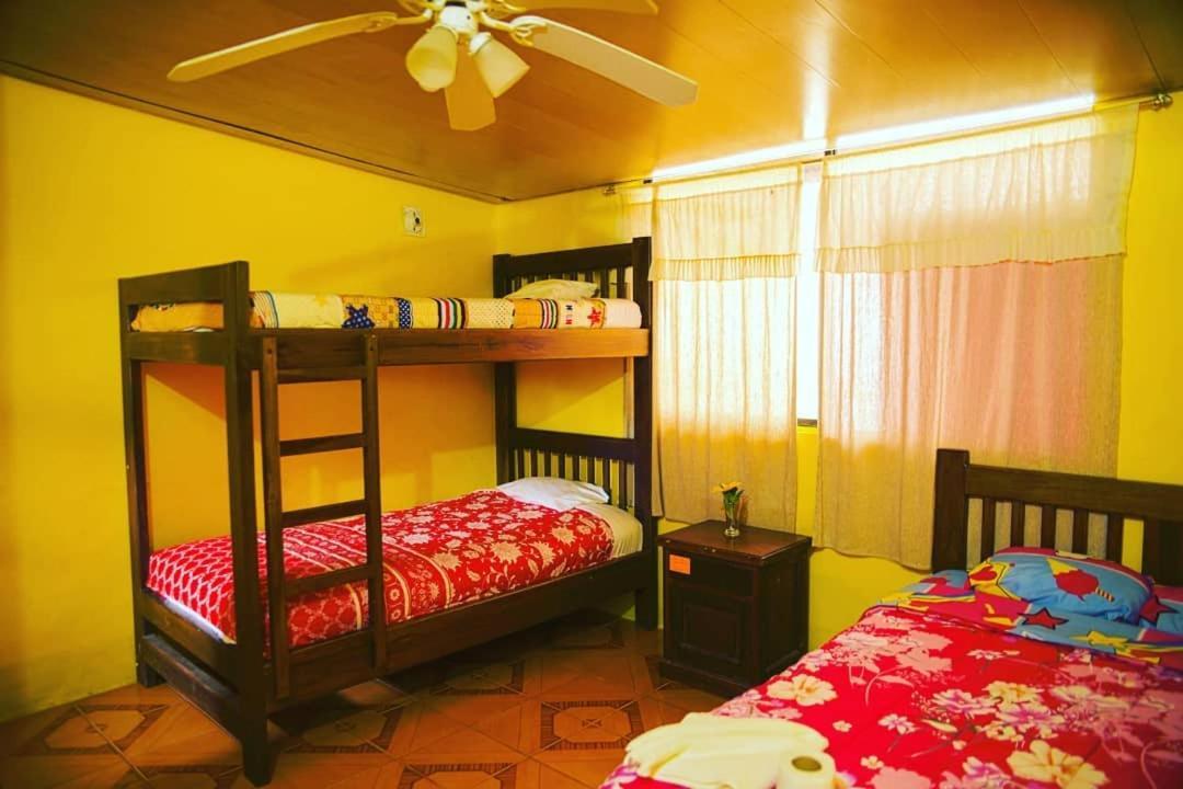 Hostal Henrry'S Hotel Mindo Luaran gambar