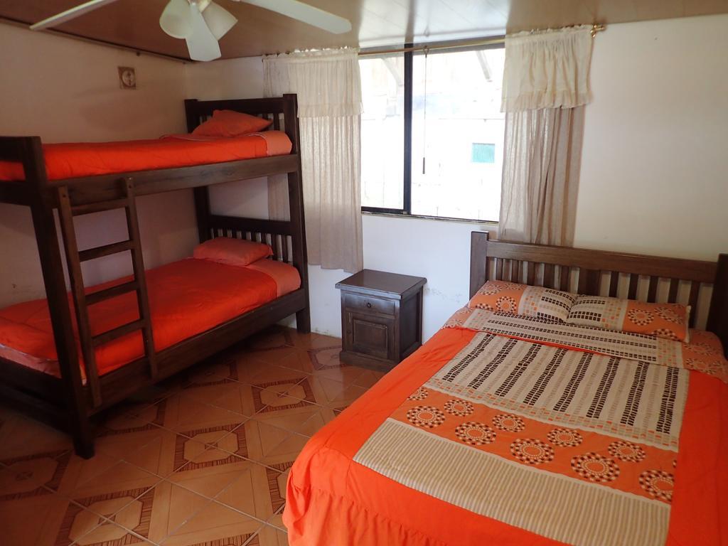 Hostal Henrry'S Hotel Mindo Luaran gambar