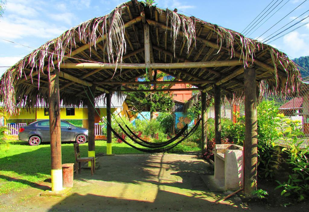 Hostal Henrry'S Hotel Mindo Luaran gambar